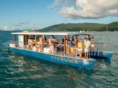 Sundowner Sunset Side view of boat - Thumbnail